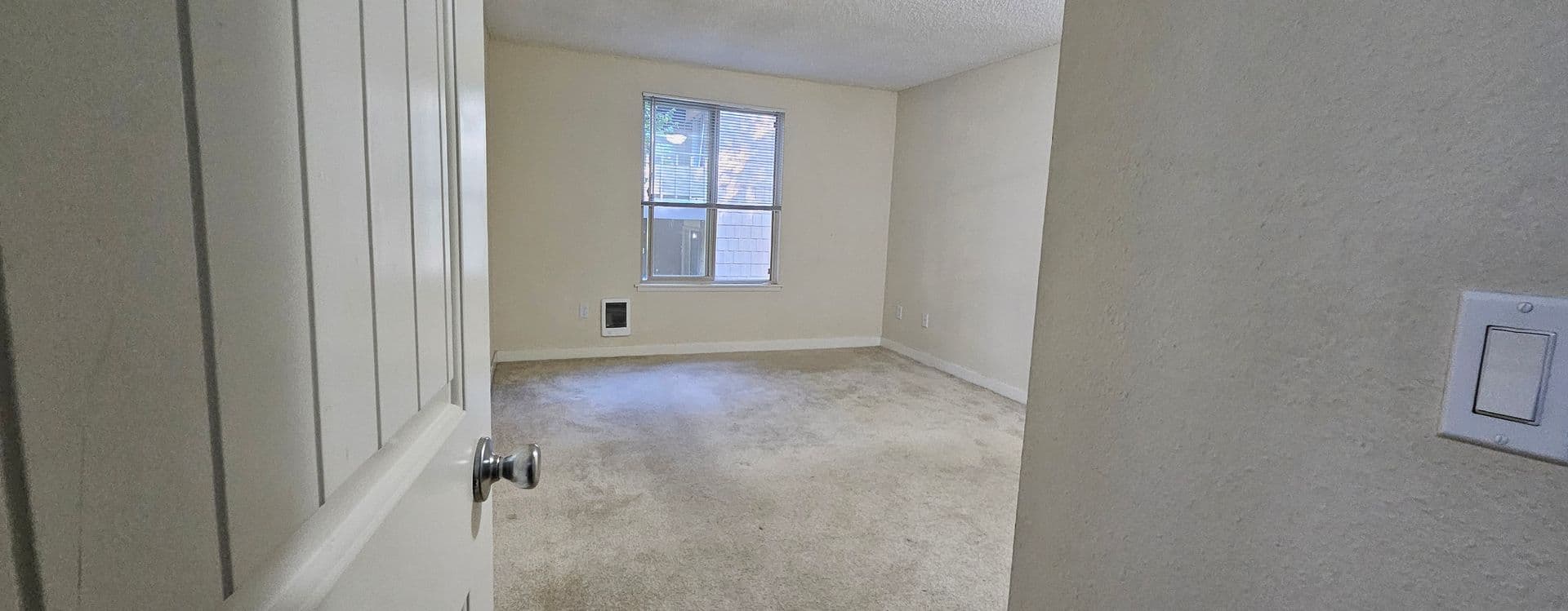 BELLEVUE Apartment: 14302 SE 18TH ST