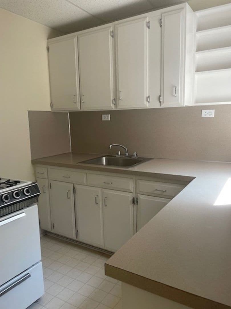 SEATTLE Apartment: 2011 5TH AVE