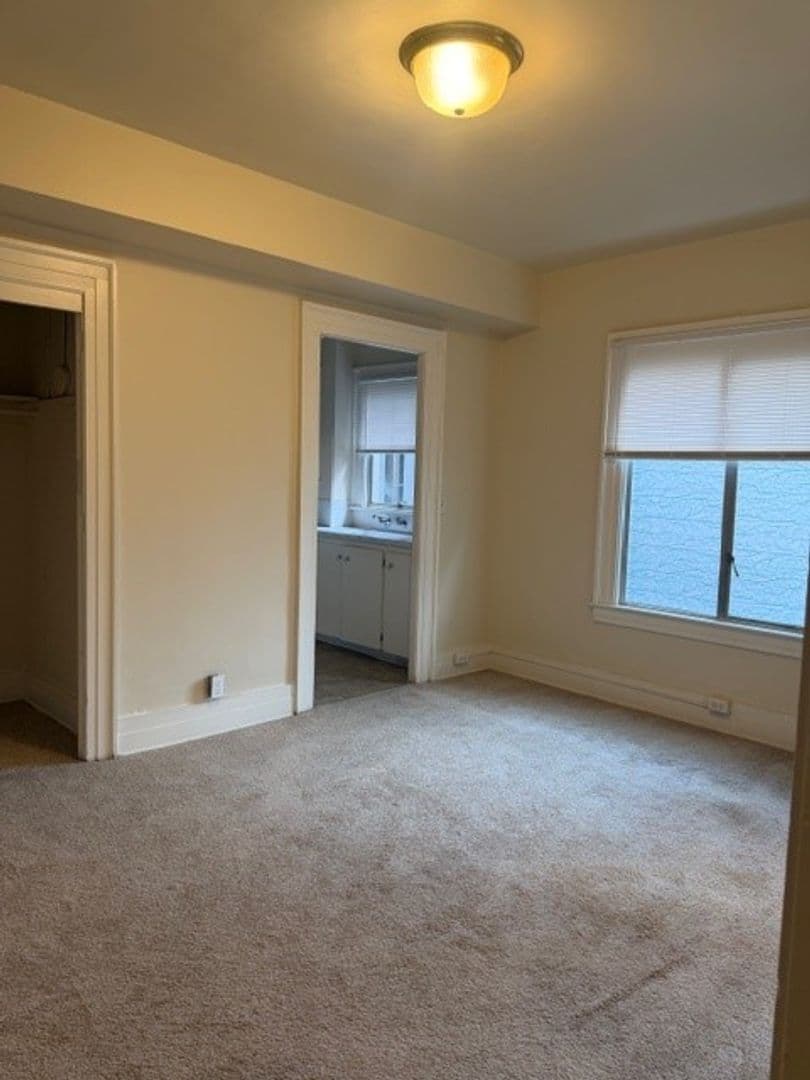 SEATTLE Apartment: 2011 5TH AVE