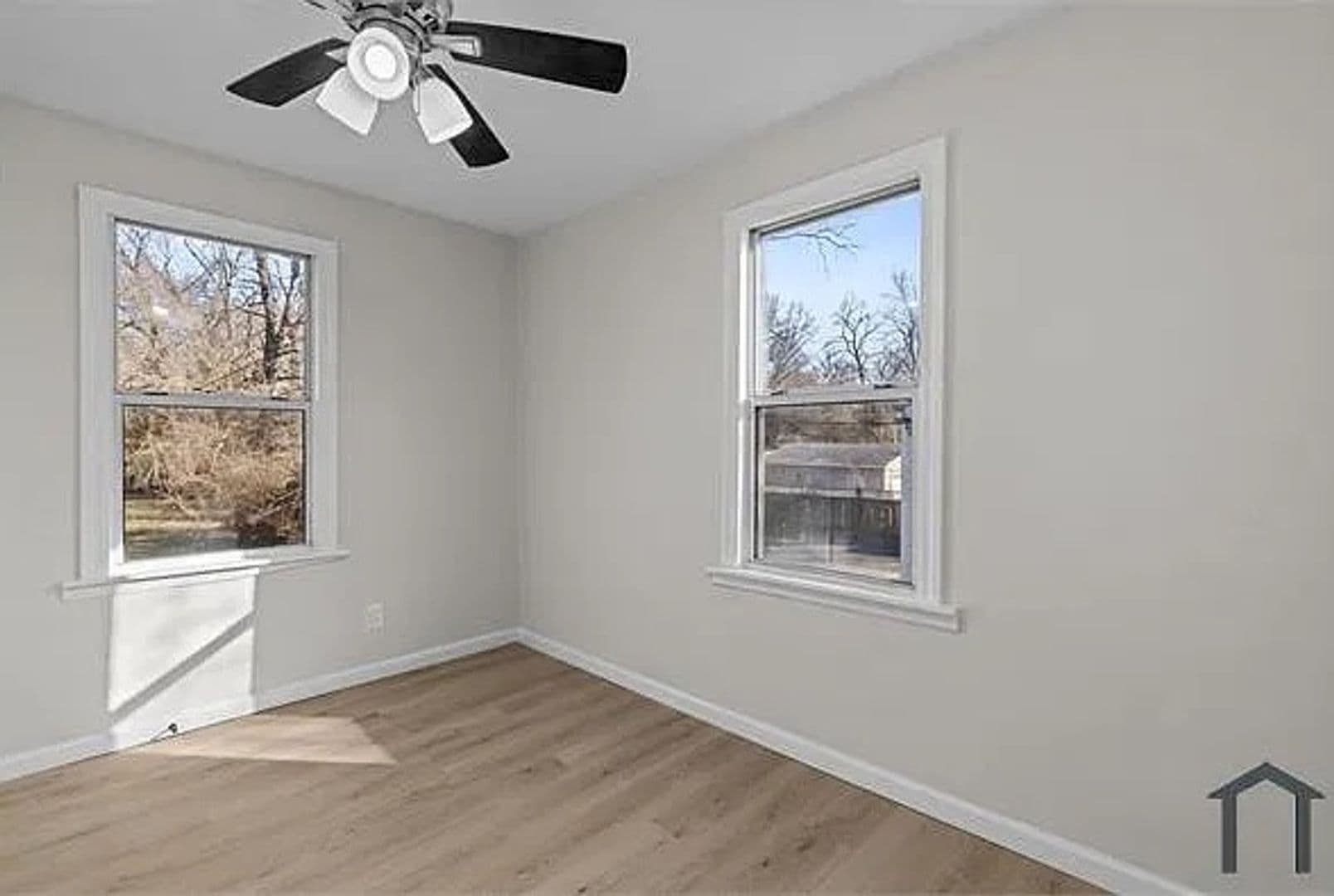 St. Louis House: 10054 Dorothy Avenue
