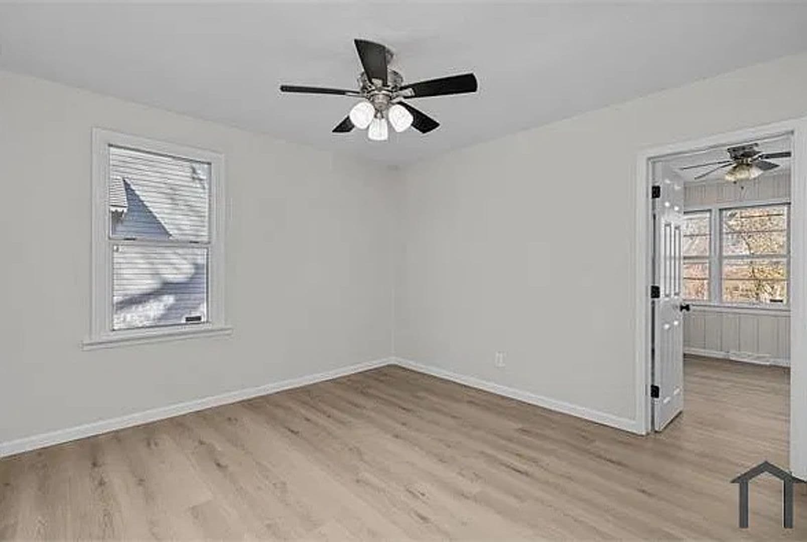 St. Louis House: 10054 Dorothy Avenue