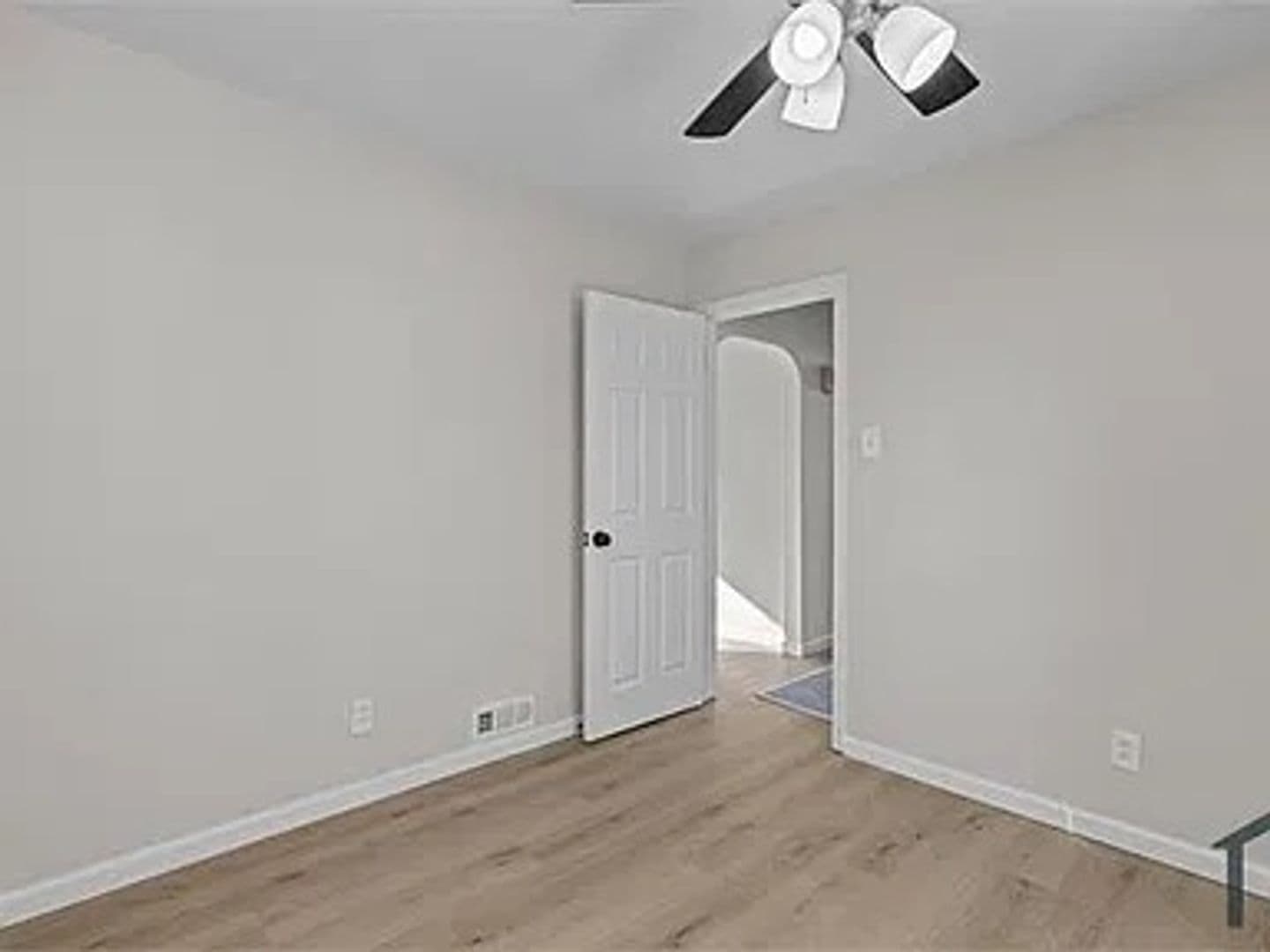 St. Louis House: 10054 Dorothy Avenue