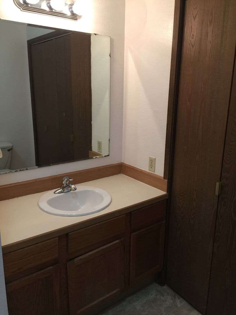 Anchorage Townhome: 1910 Martha's Vineyard Cir #1