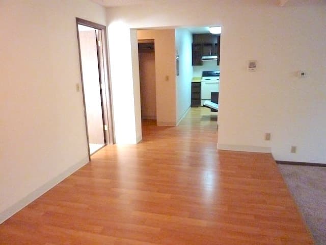 Anchorage Apartment: 577 E. Dowling Rd. #17