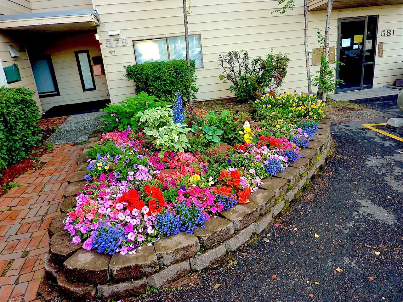 Anchorage Apartment: 577 E. Dowling Rd. #17