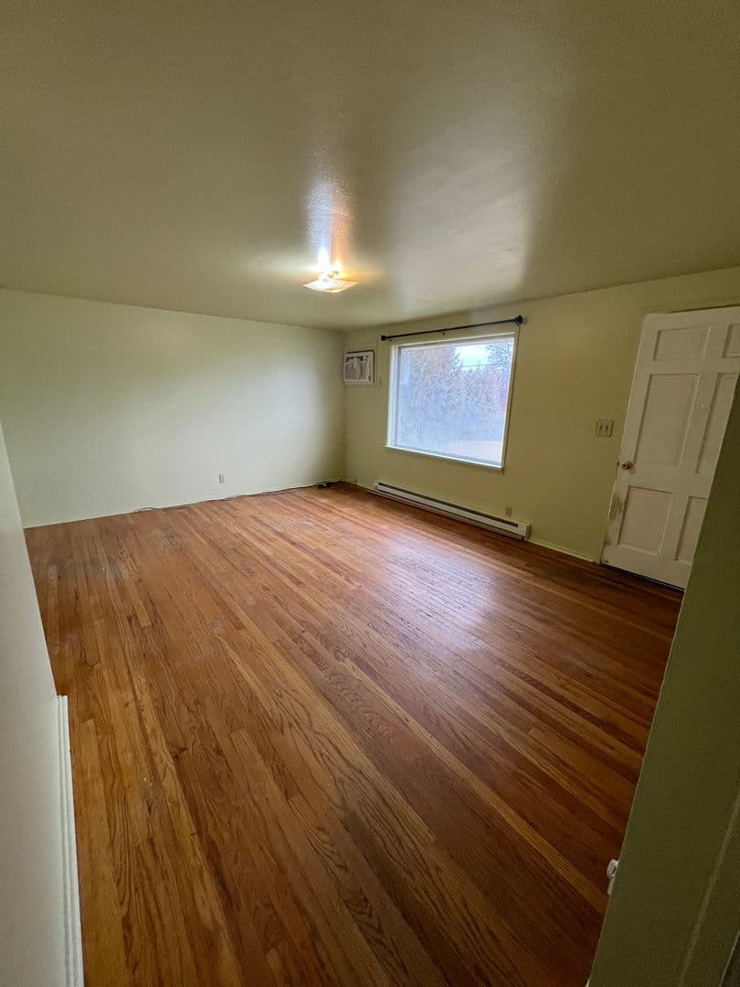 Ephrata House: 83 H NE
