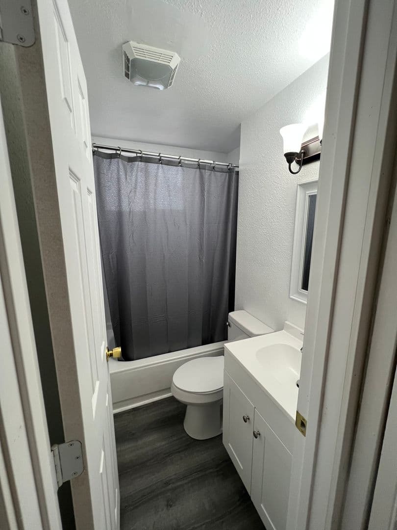 Ephrata House: 236 14th Ave SW