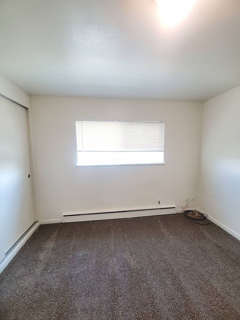 Moses Lake Apartment: 615 S. Alder St #16