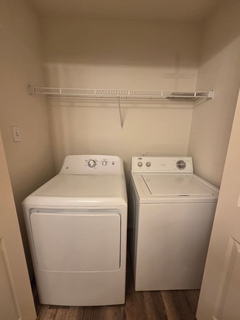 Moses Lake Apartment: 1712-1714 W Peninsula Dr