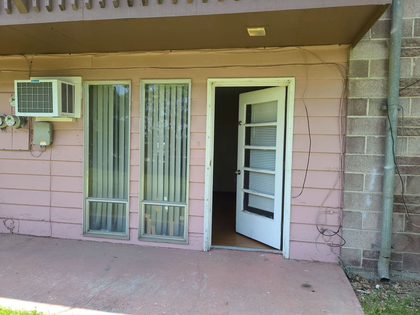 Moses Lake Apartment: 505 W Crest Dr