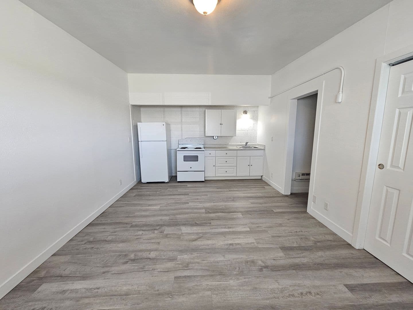 Moses Lake Apartment: 6379 Arnold Drive NE
