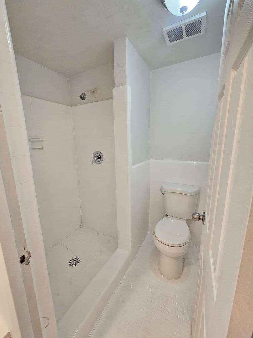 Moses Lake Apartment: 6379 Arnold Drive NE
