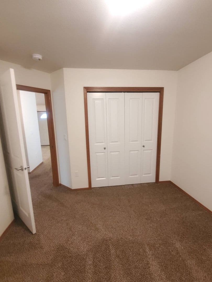 Moses Lake Apartment: 7654 McDougal Ave NE