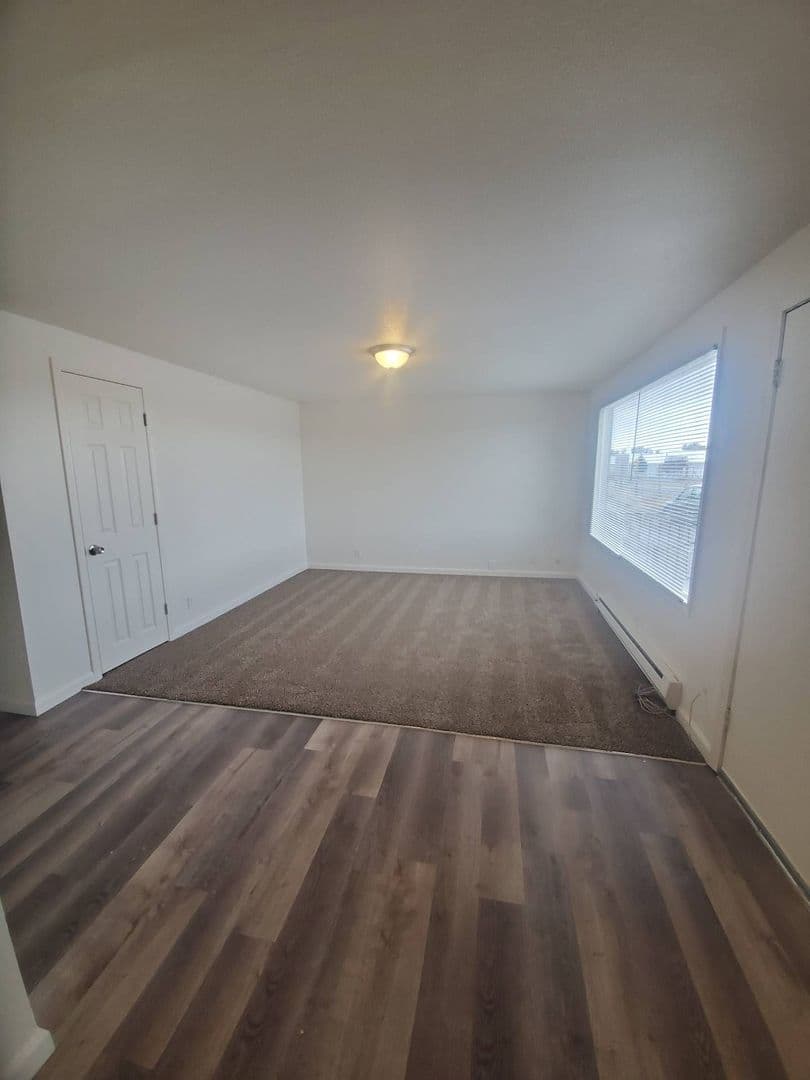 Moses Lake Apartment: 7865 Valley Rd NE 04
