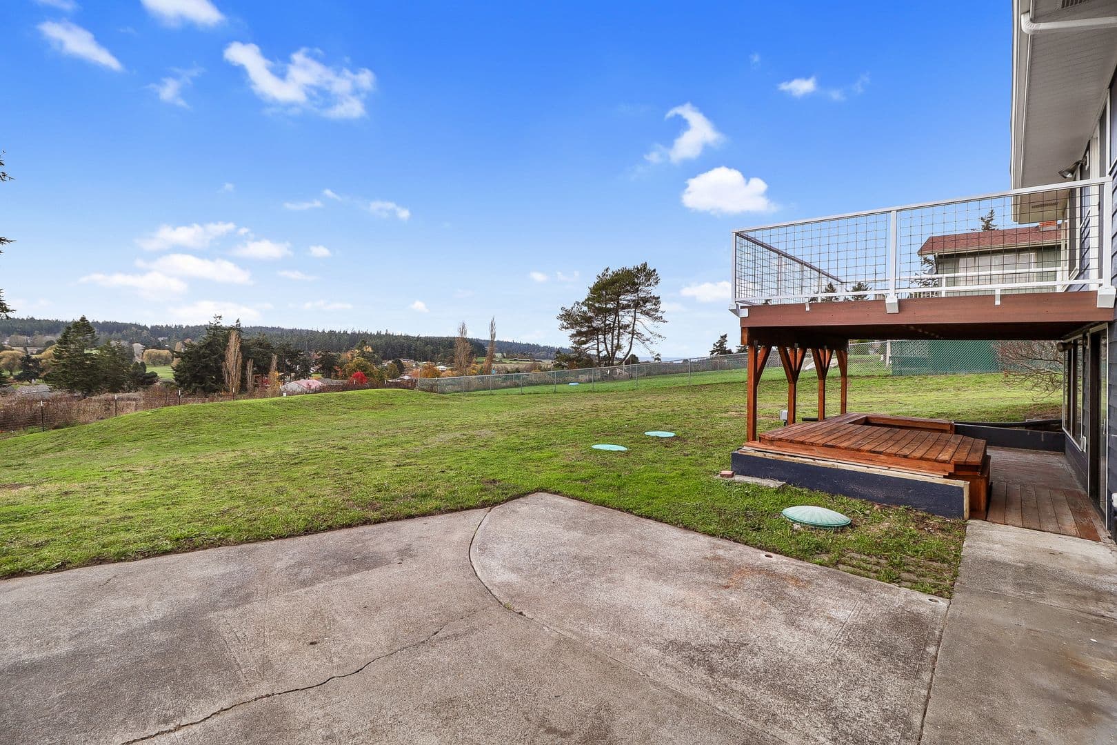 Oak Harbor House: 1333 Swantown Rd