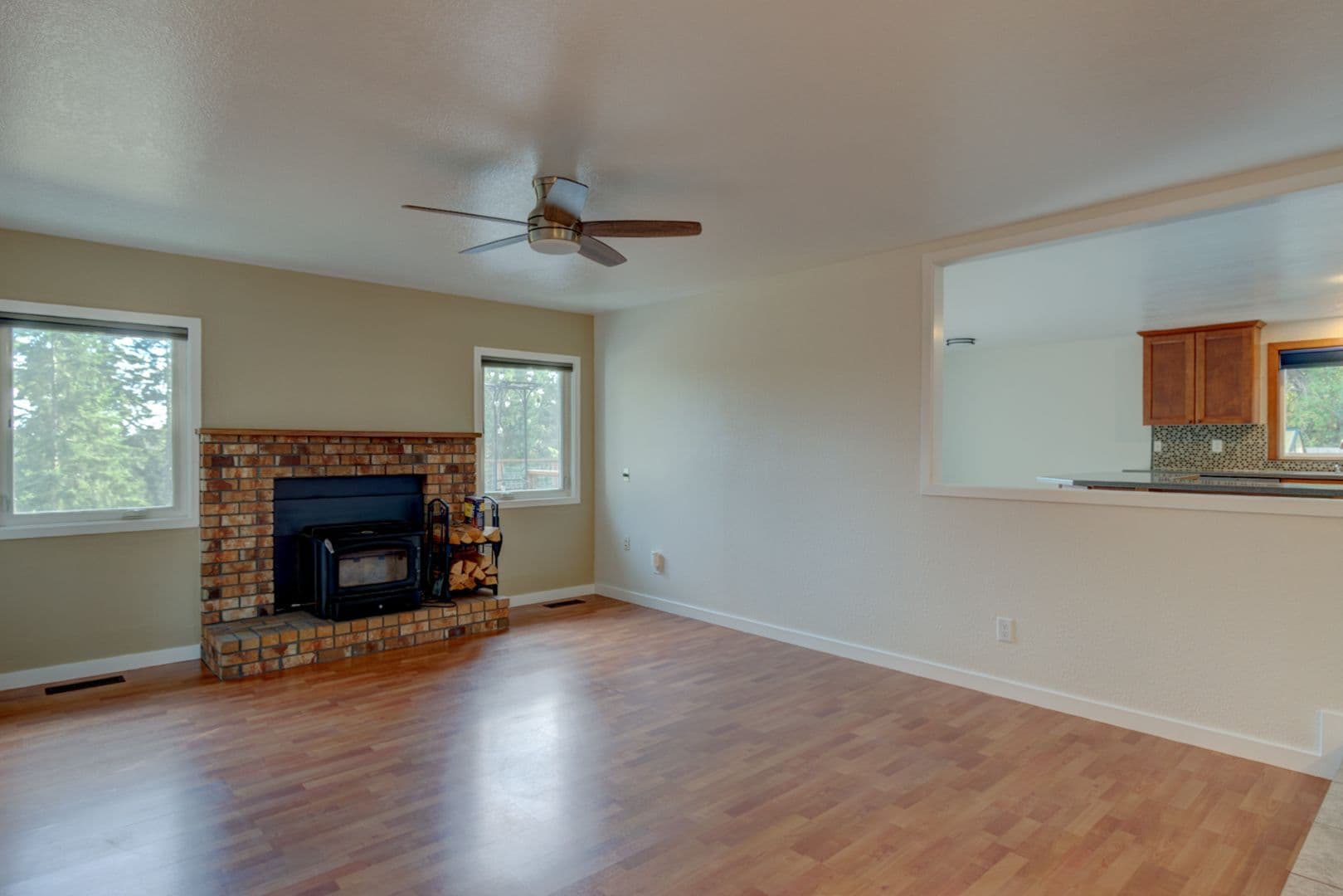 Coupeville House: 1054 NE Pennington Lp