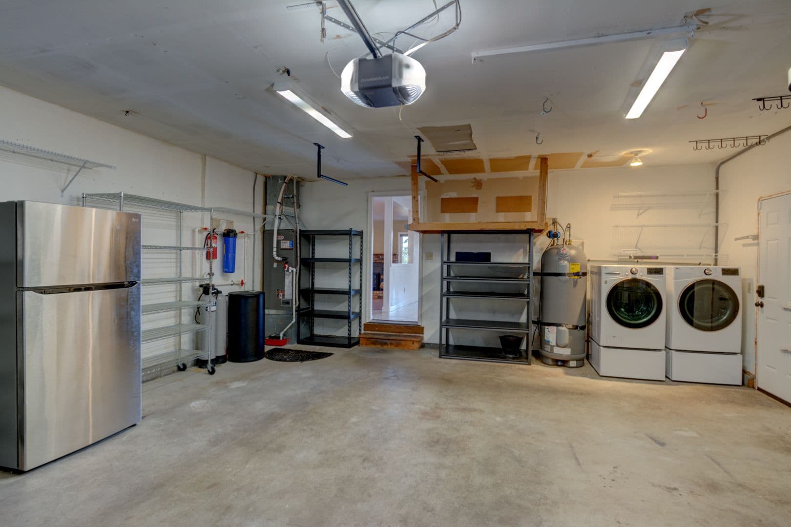 Coupeville House: 1054 NE Pennington Lp