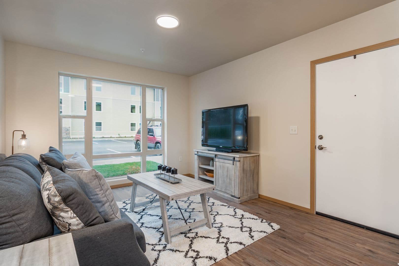 Oak Harbor Apartment: 1885 SW Mina Ln