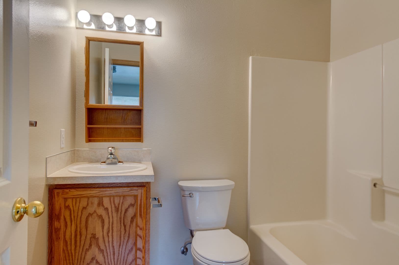 Oak Harbor Apartment: 1130 NW Elwha St.