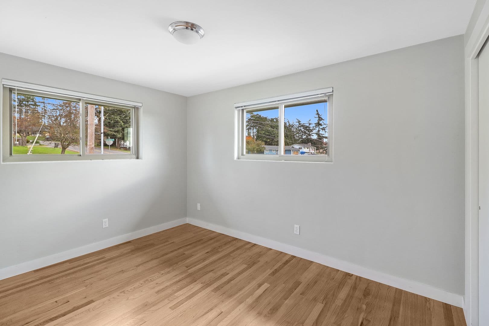Oak Harbor House: 1333 Swantown Rd