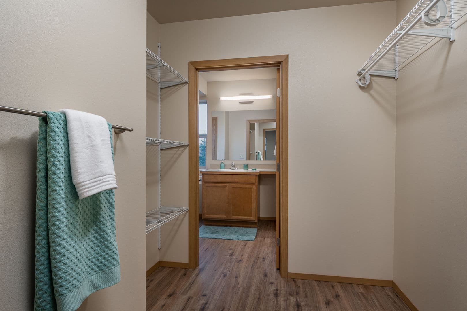 Oak Harbor Apartment: 1885 SW Mina Ln