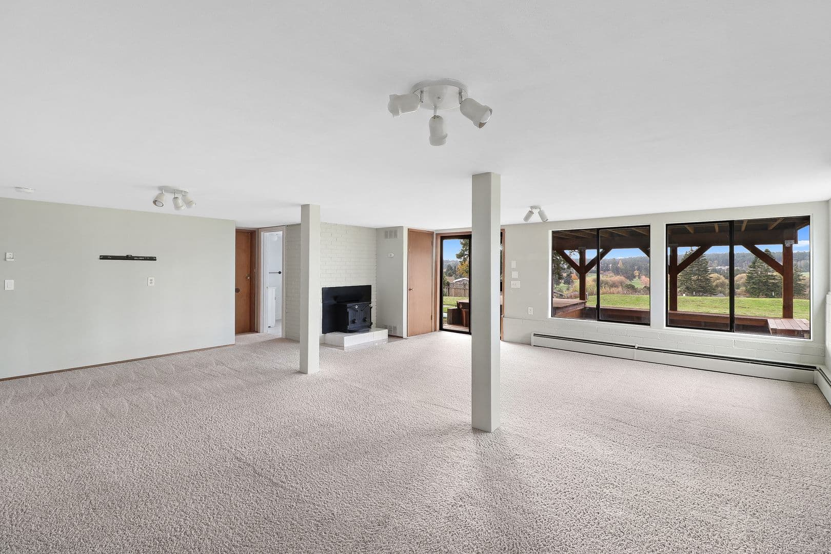 Oak Harbor House: 1333 Swantown Rd