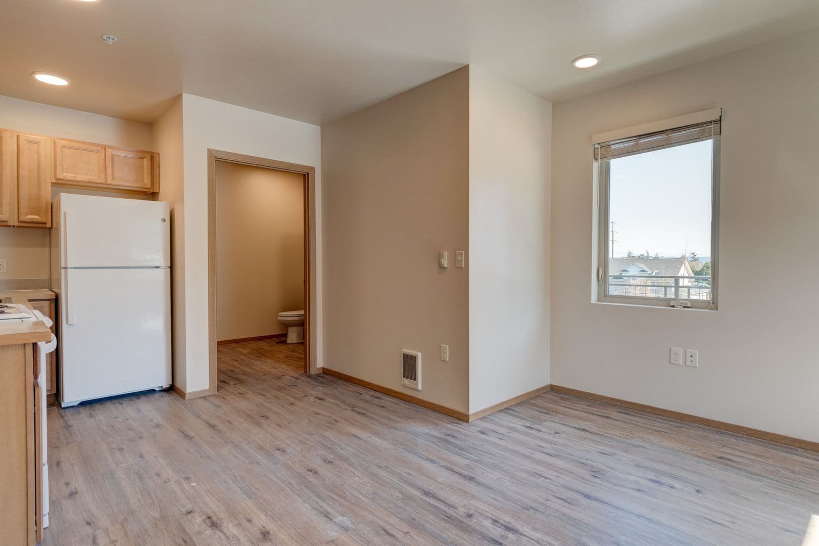 Oak Harbor Apartment: 1825 SW Mina Place