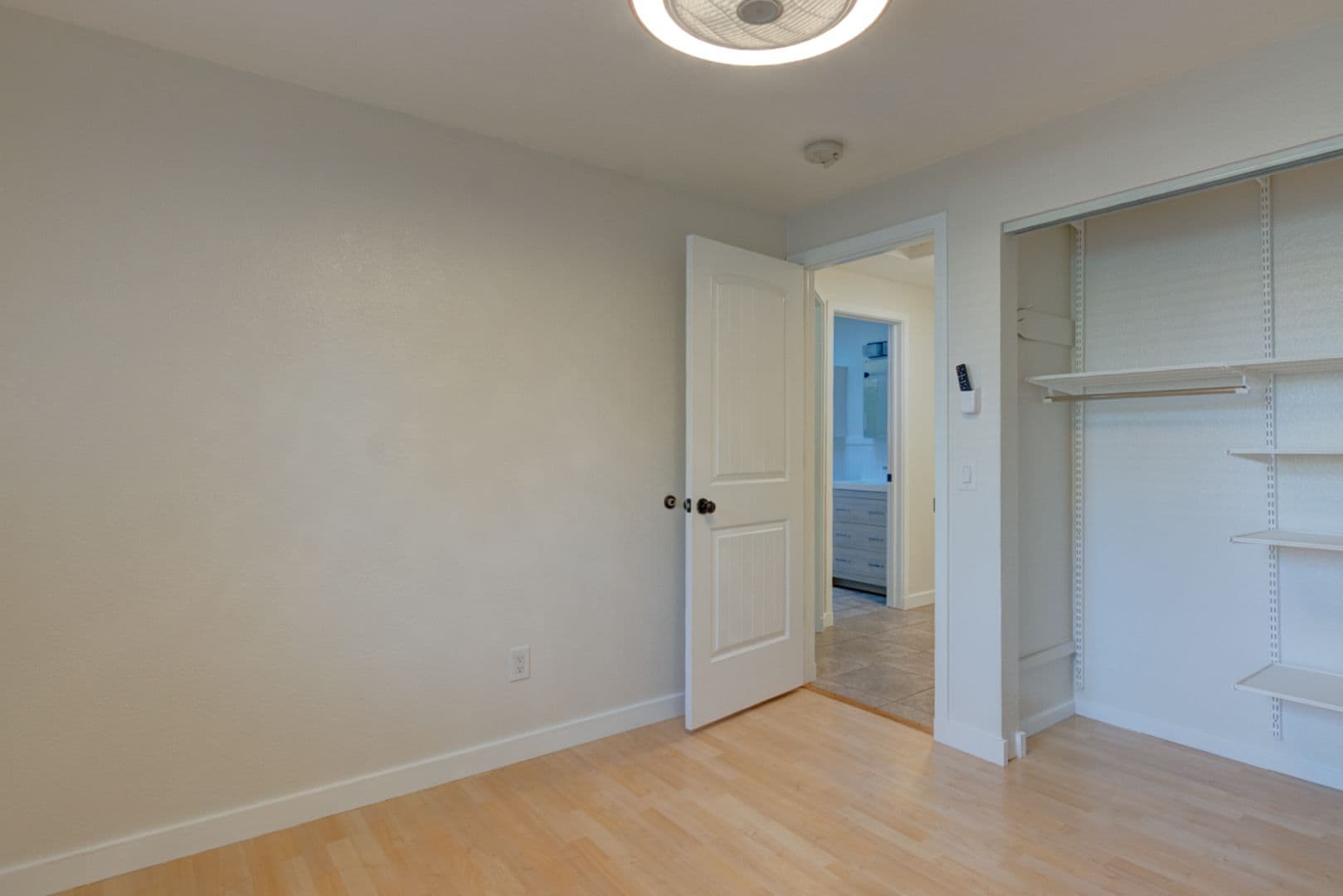 Coupeville House: 1054 NE Pennington Lp