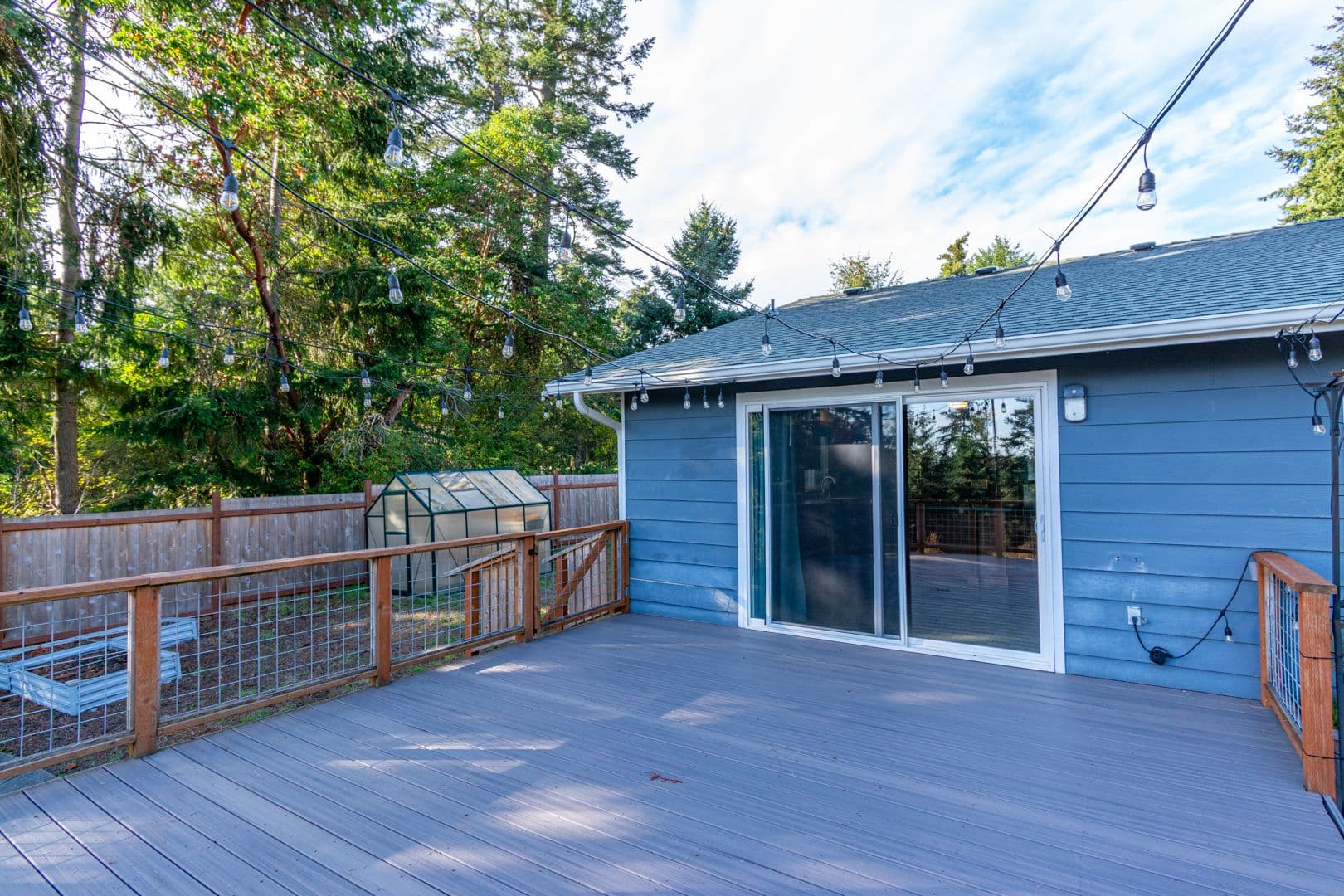 Coupeville House: 1054 NE Pennington Lp