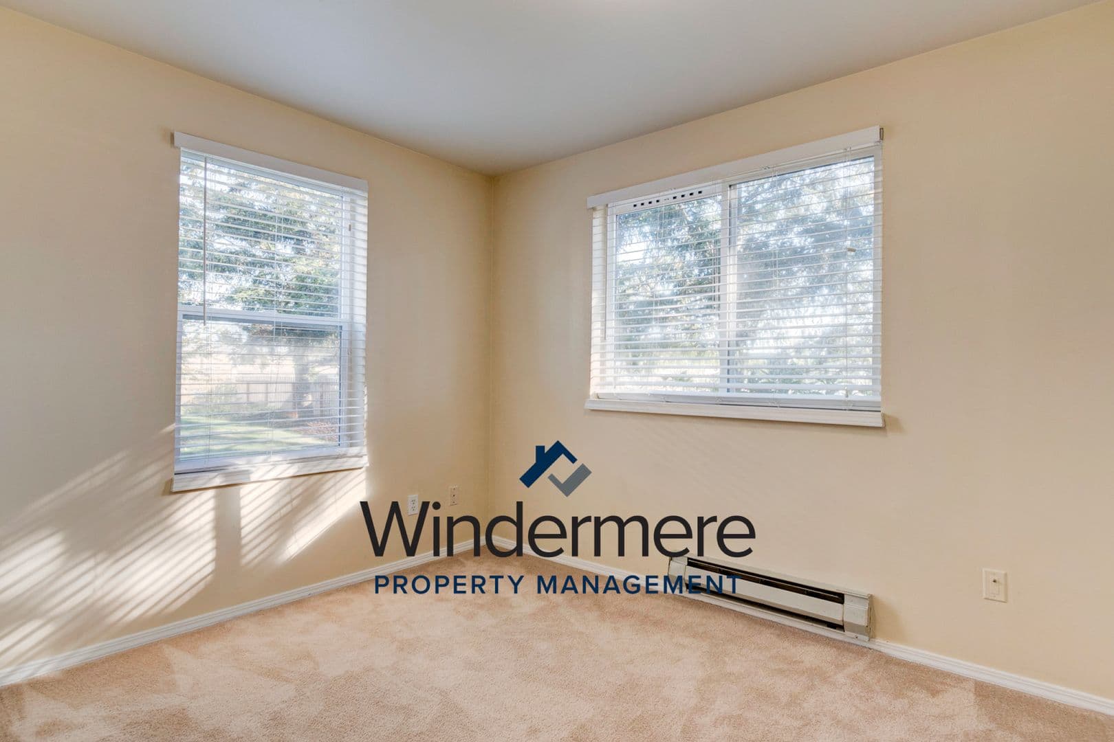Oak Harbor Condo: 300 N Oak Harbor ST #B101