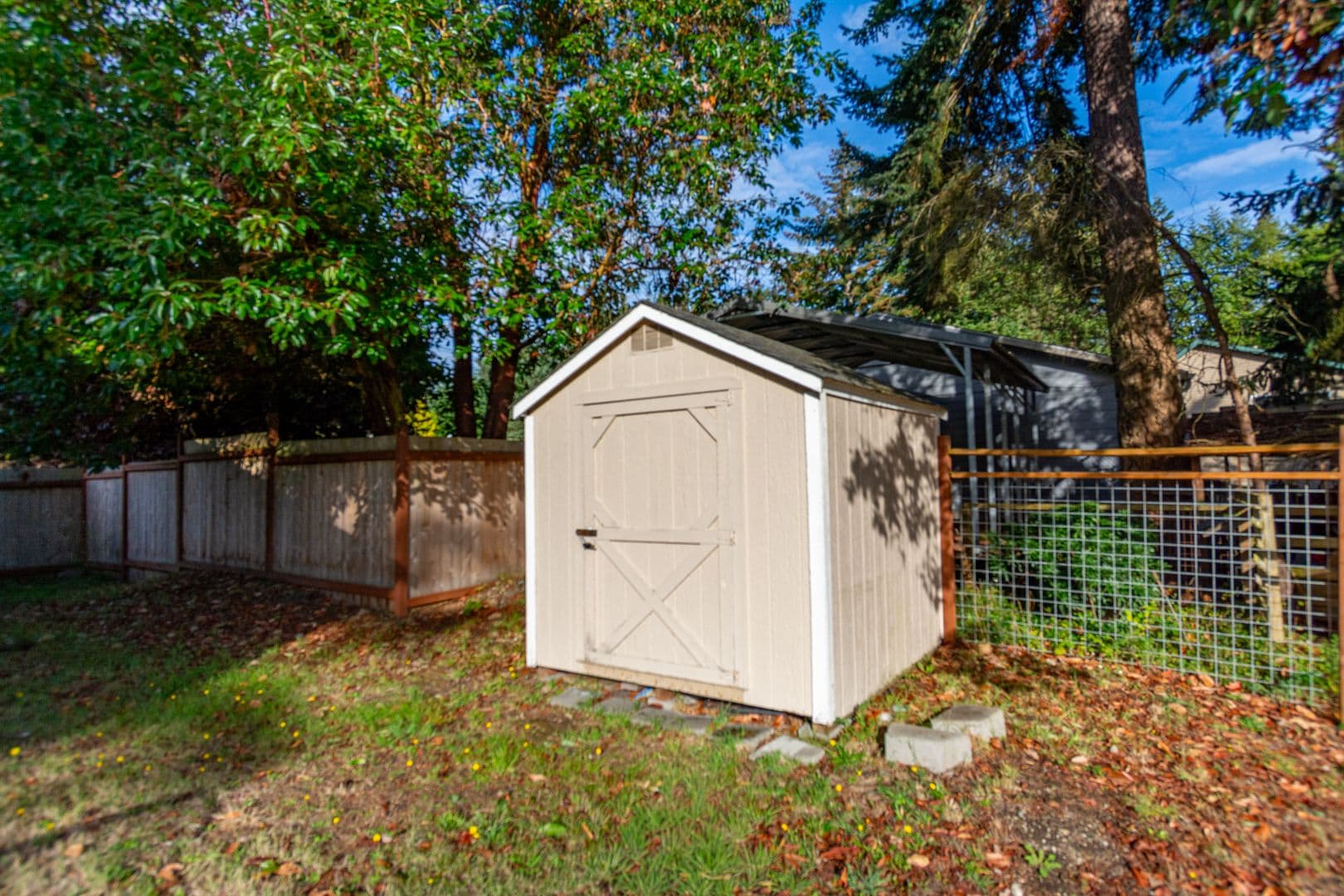 Coupeville House: 1054 NE Pennington Lp