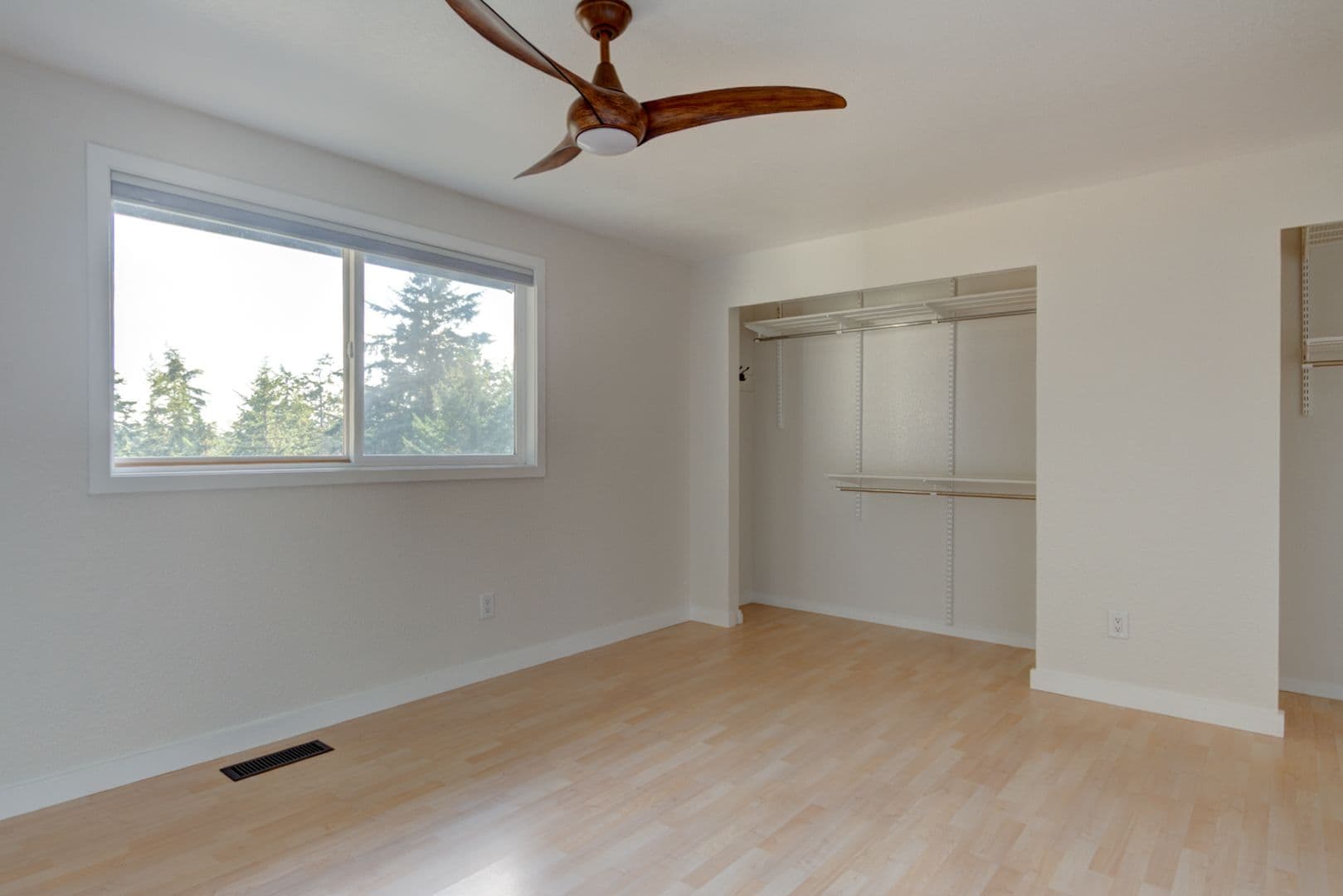 Coupeville House: 1054 NE Pennington Lp