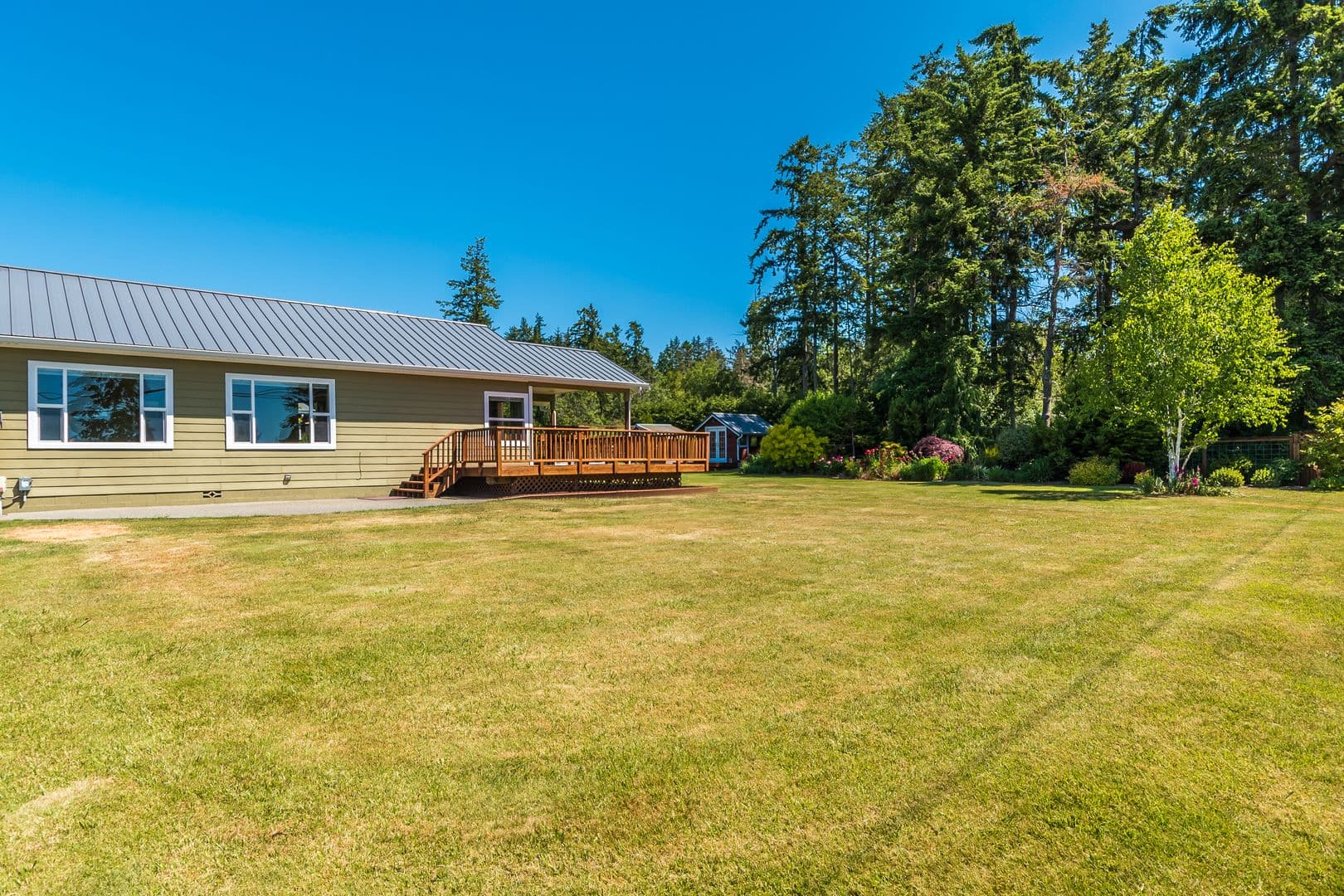 Oak Harbor House: 615 E. Crescent Harbor Rd