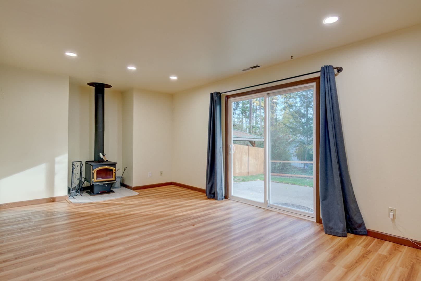Oak Harbor House: 751 NW 1st Ave