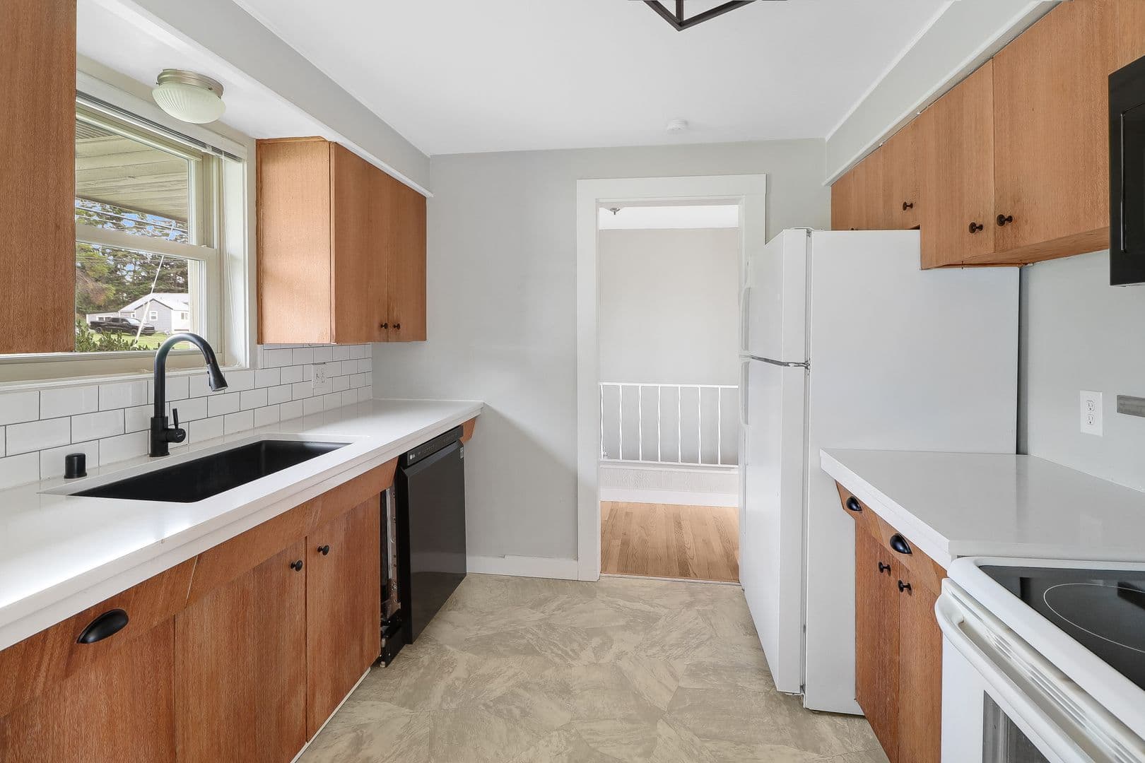 Oak Harbor House: 1333 Swantown Rd
