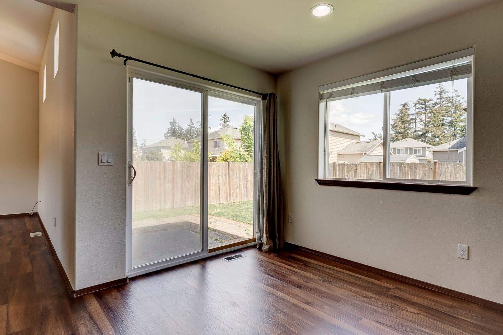Oak Harbor House: 2555 SW Navigator Lp