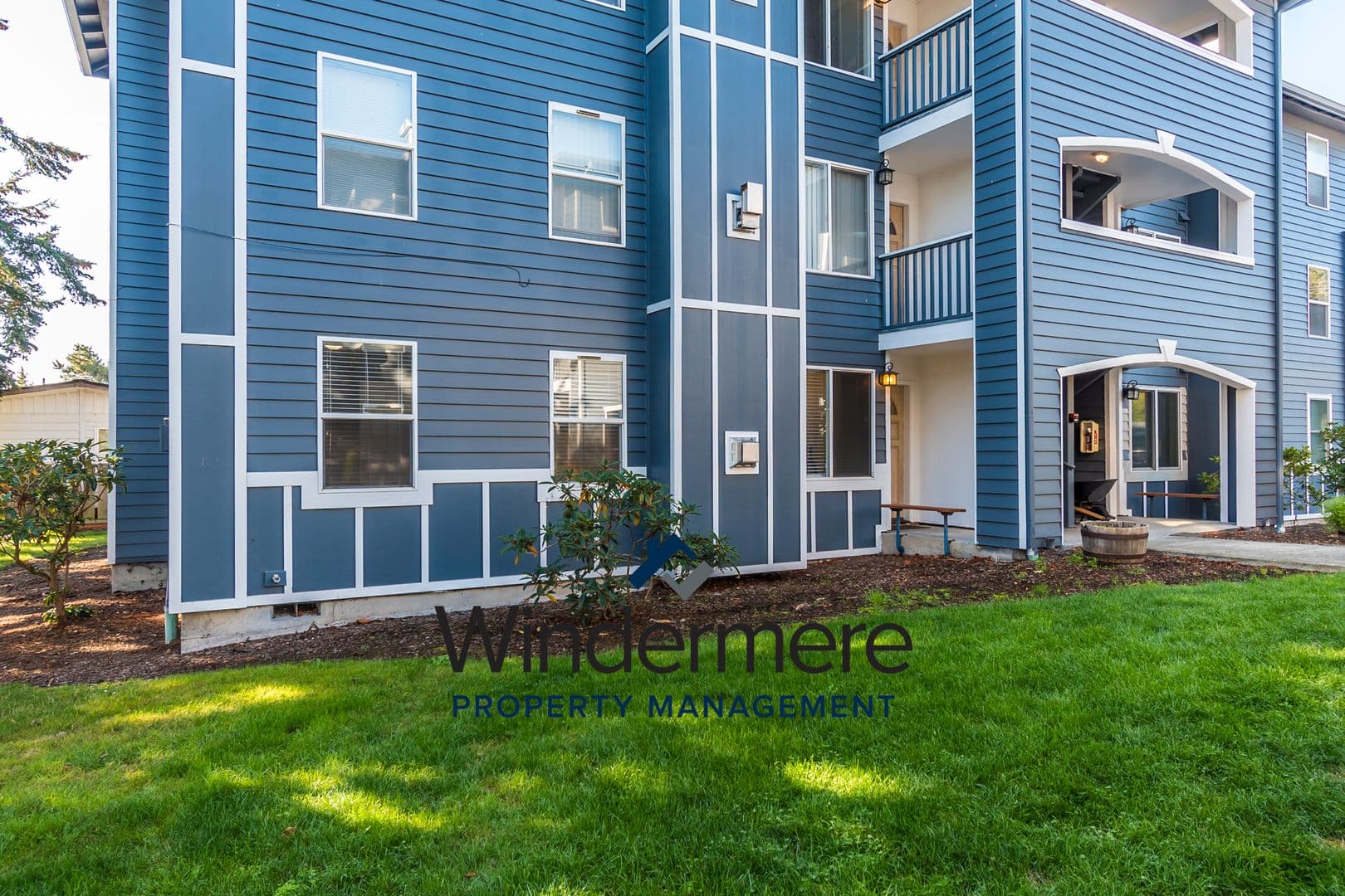 Oak Harbor Condo: 300 N Oak Harbor ST #B101