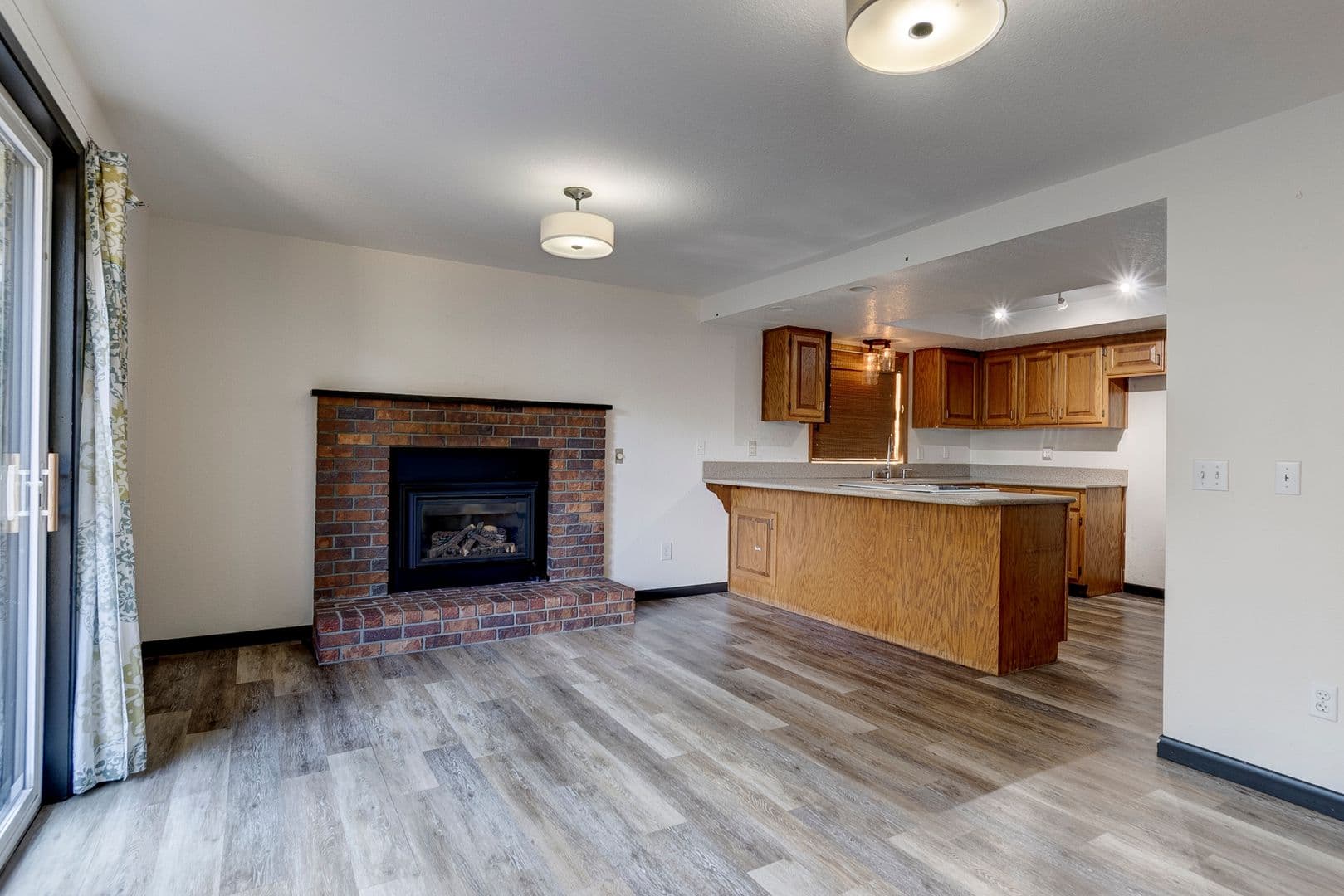 Oak Harbor House: 537 NW Columbia Dr