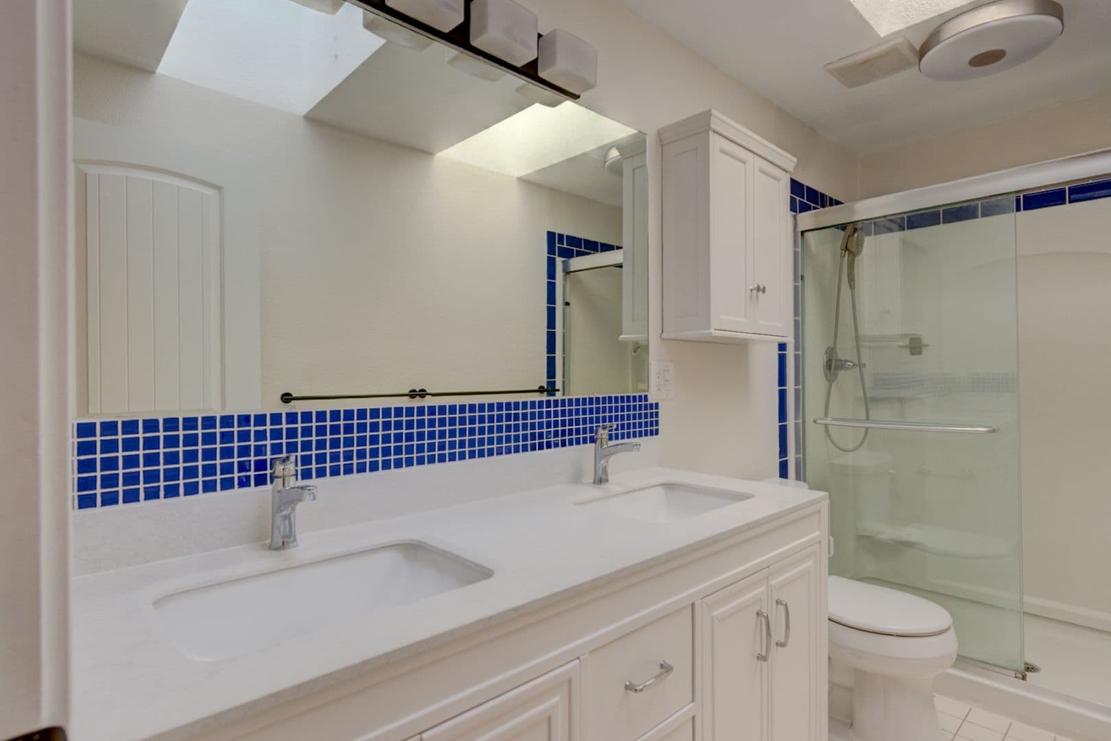 Coupeville House: 1054 NE Pennington Lp