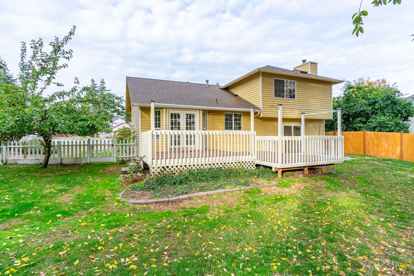 Oak Harbor House: 751 NW 1st Ave