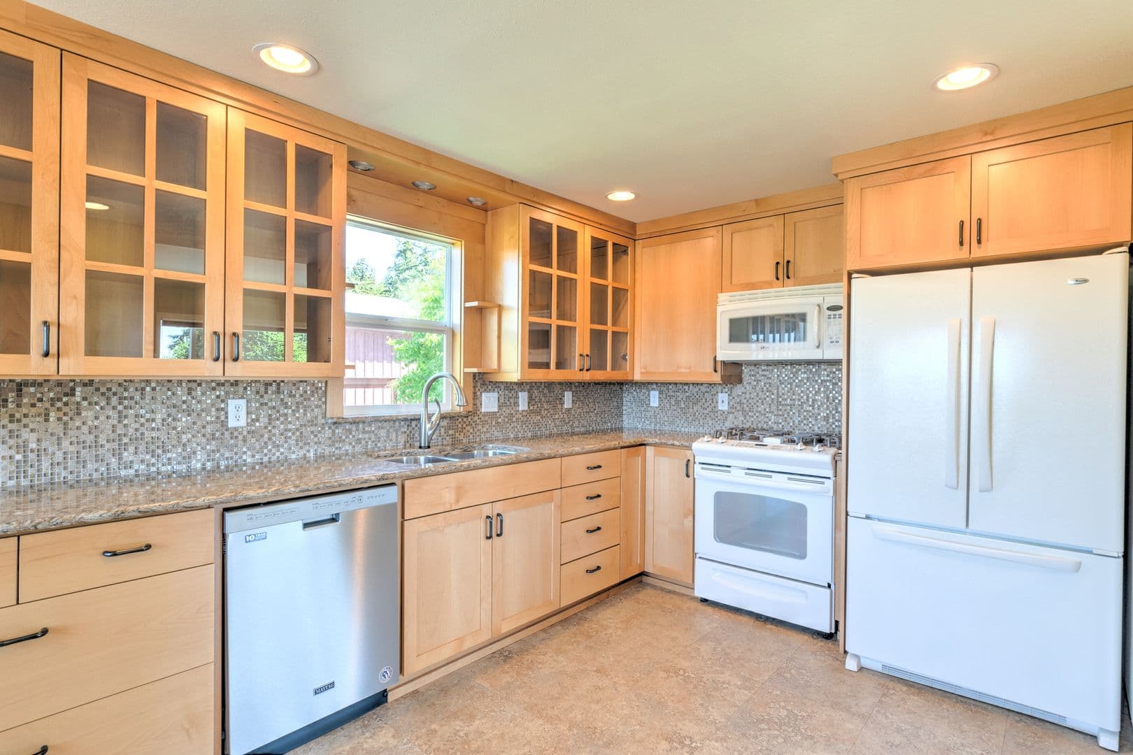 Oak Harbor House: 615 E. Crescent Harbor Rd