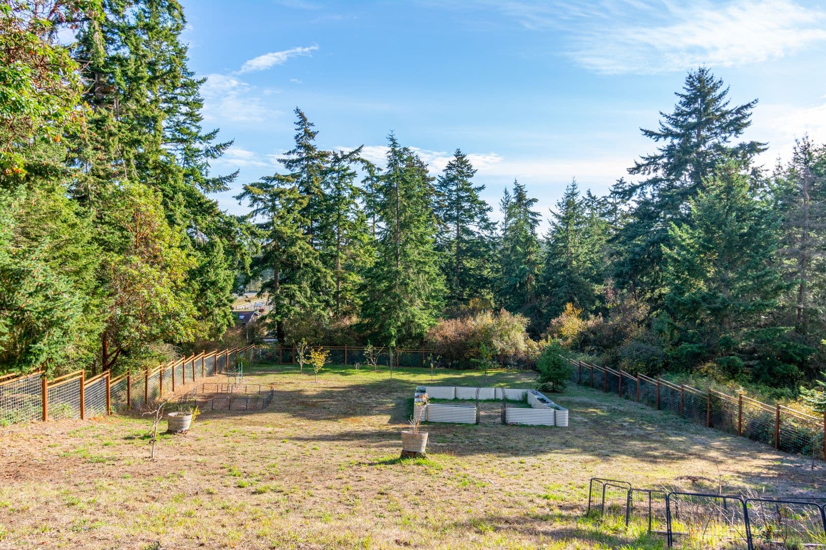 Coupeville House: 1054 NE Pennington Lp