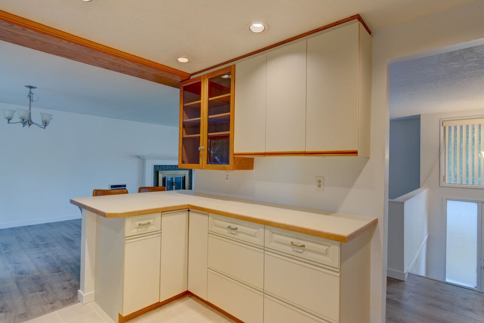 Oak Harbor House: 952 SW Inglewood Lane