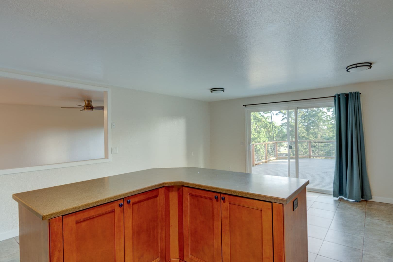 Coupeville House: 1054 NE Pennington Lp