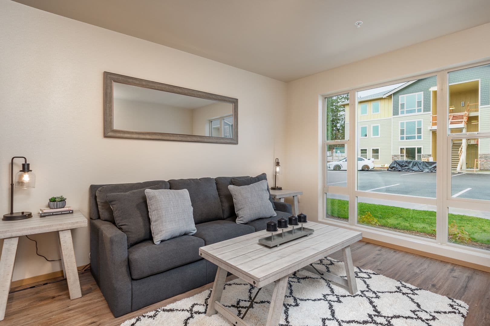 Oak Harbor Apartment: 1885 SW Mina Ln