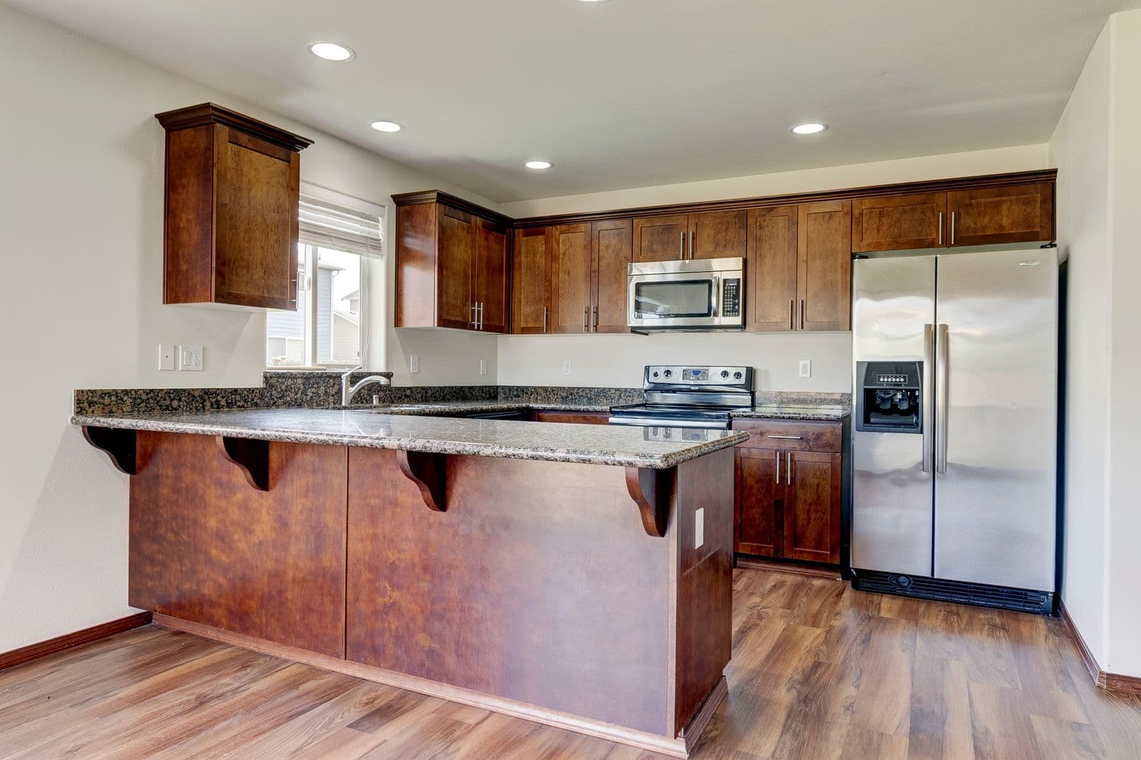 Oak Harbor House: 2555 SW Navigator Lp
