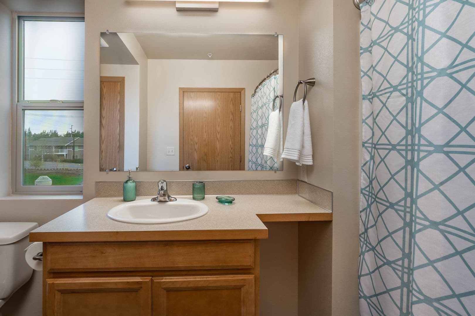 Oak Harbor Apartment: 1885 SW Mina Ln