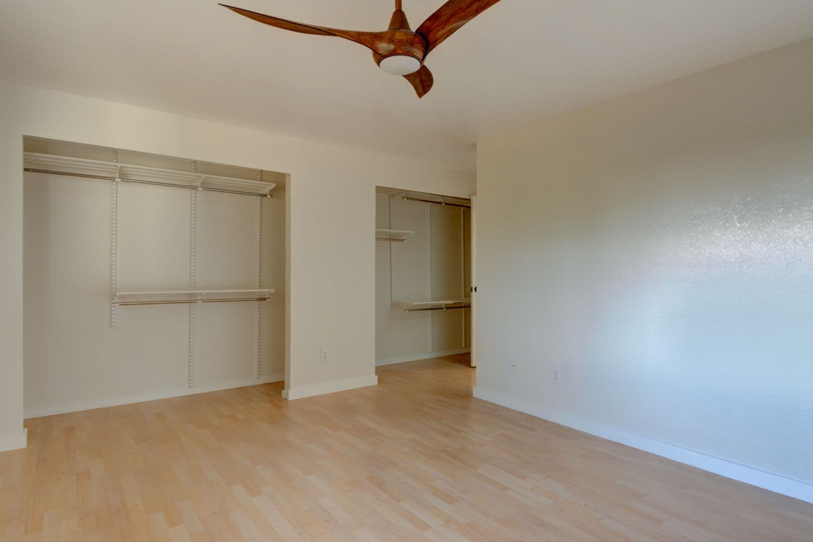 Coupeville House: 1054 NE Pennington Lp