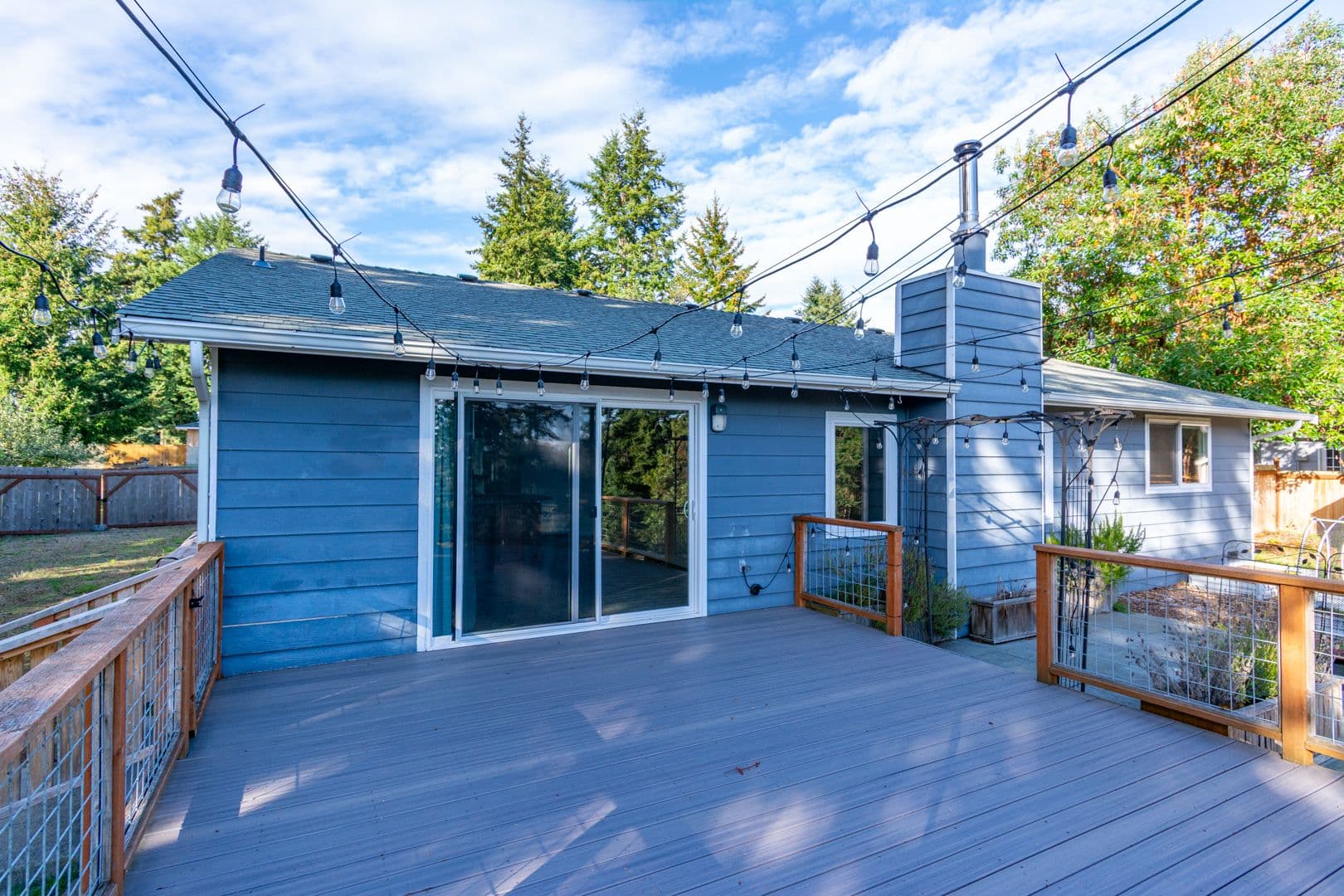 Coupeville House: 1054 NE Pennington Lp