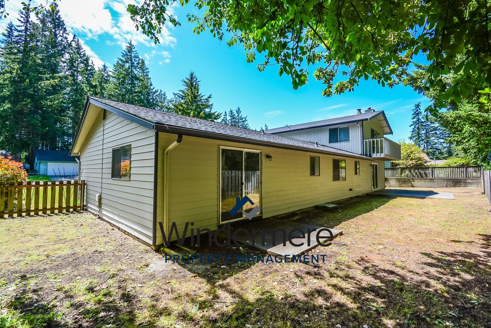 Oak Harbor House: 1792 NE Sumner Dr